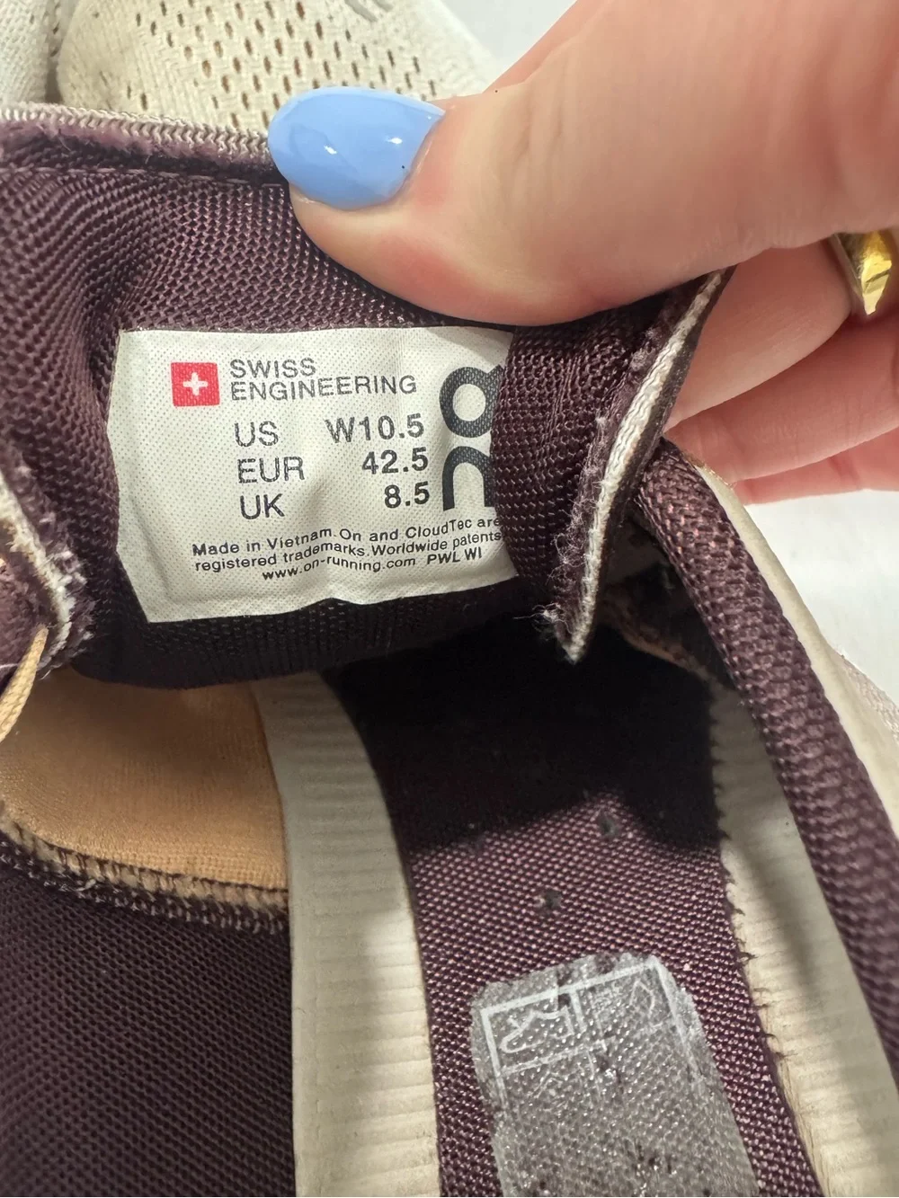 Women's On Cloud X training shoes 10.5‎